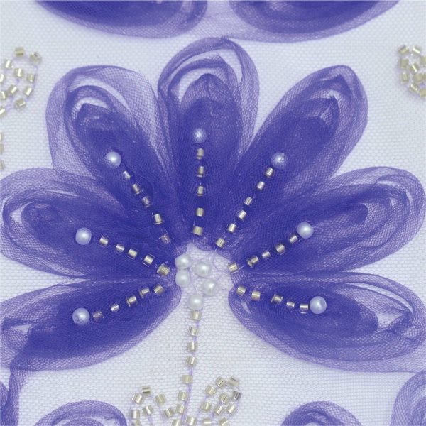 Elegant Floral Lace Fabric for Fashionable Dressmaking